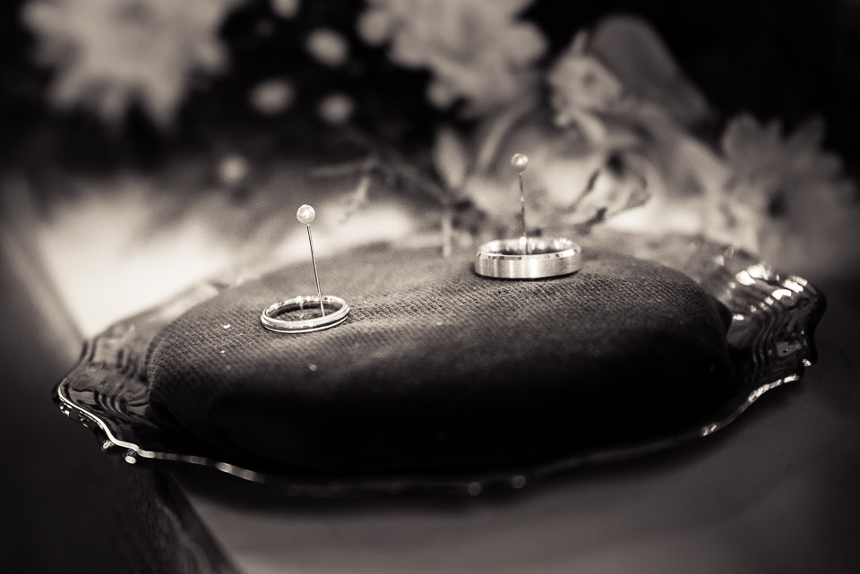 Wedding rings 'I do' photography